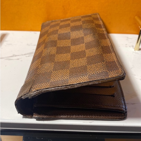 Authentic Louis Vuitton Damier Brazza Wallet - Picture 9 of 14